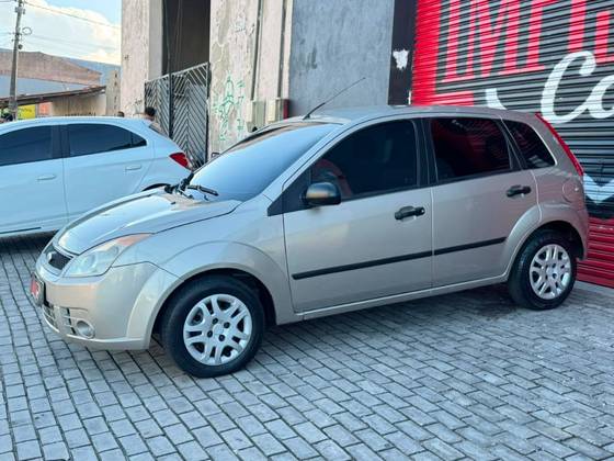 FORD FIESTA 1.0 MPI SEDAN 8V FLEX 4P MANUAL FORD FIESTA 1.0 MPI SEDAN 8V FLEX 4P MANUAL
